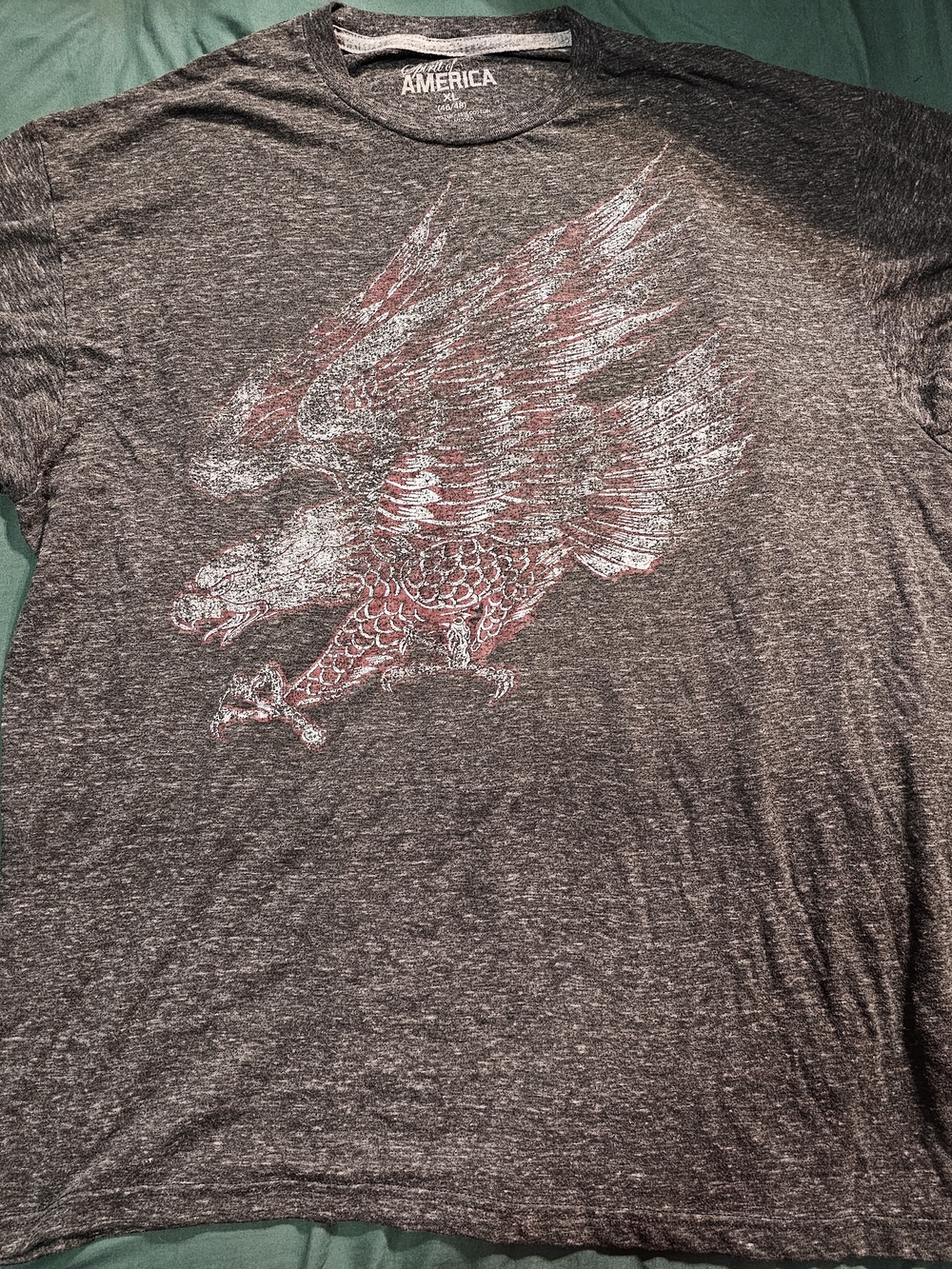 Men’s Heather Charcoal Eagle Graphic Short Sleeve Tee
